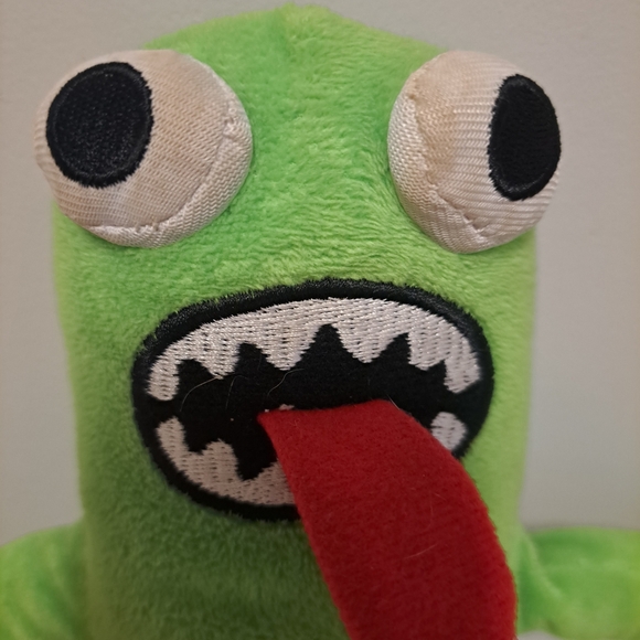 Rainbow Friends Green Character Plush – 12” - Picture 2 of 4